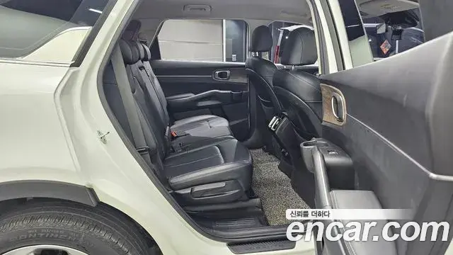 Kia Sorento 2021 — Photo 12/20