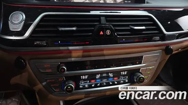 BMW 7 Series 2019 — Фото 17/20