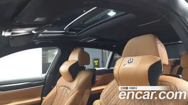 BMW 7 Series 2019 — Фото 18/20