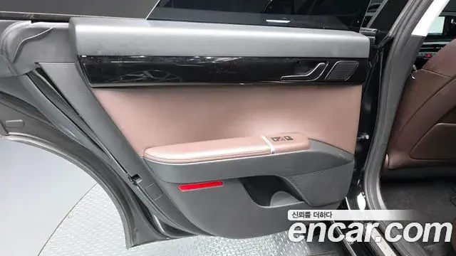 Hyundai Grandeur Hybrid 2023 — Şəkil 33/35