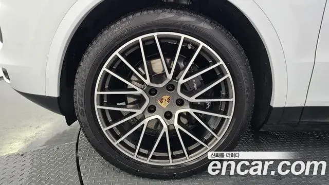 Porsche Cayenne 2022 — Şəkil 15/38