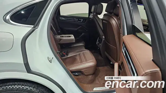 Porsche Cayenne 2022 — Şəkil 34/38