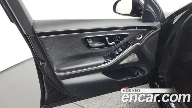 Mercedes-Benz S-Class 2021 — Photo 31/36