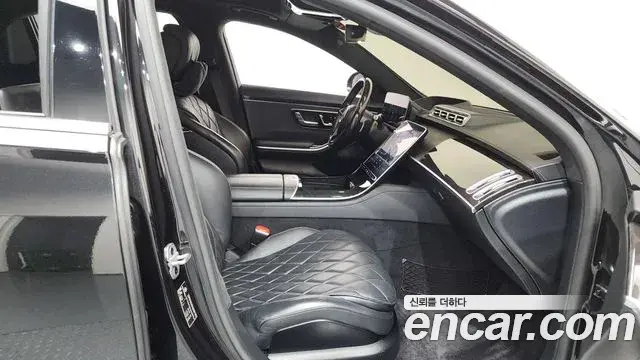 Mercedes-Benz S-Class 2021 — Photo 19/36