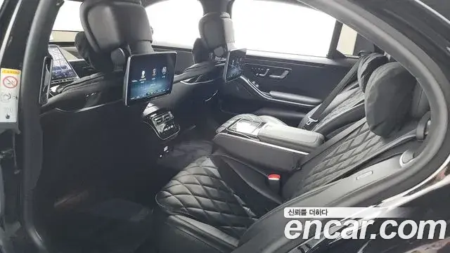 Mercedes-Benz S-Class 2021 — Photo 8/36