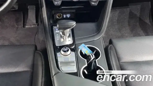 Genesis G70 2019 — ფოტო 19/20