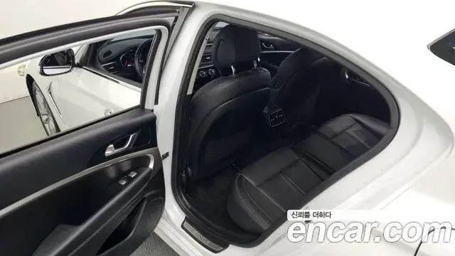 Genesis G70 2019 — ფოტო 16/20