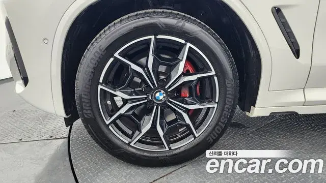 BMW X4 2024 — Фото 4/20