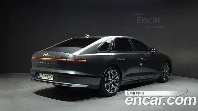 Hyundai Grandeur 2023 — Фото 2/20