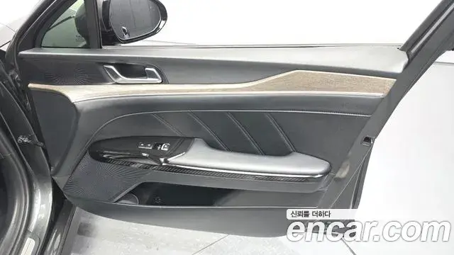Kia K5 2023 — Şəkil 12/31