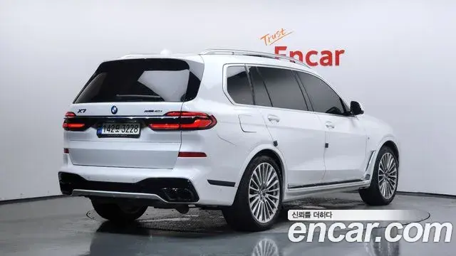 BMW X7 2021 — Photo 2/20