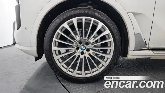 BMW X7 2021 — Photo 5/20
