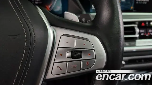 BMW X7 2021 — Photo 16/20