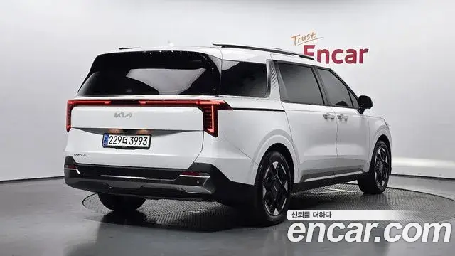 Kia Carnival 2023 — Şəkil 19/31