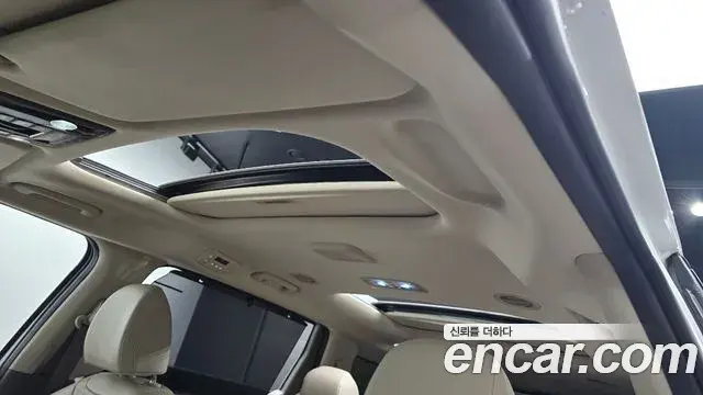 Kia Carnival 2023 — Şəkil 23/31