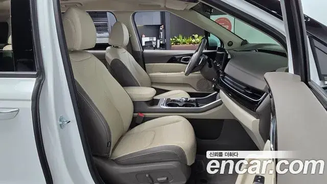 Kia Carnival 2023 — Şəkil 12/31