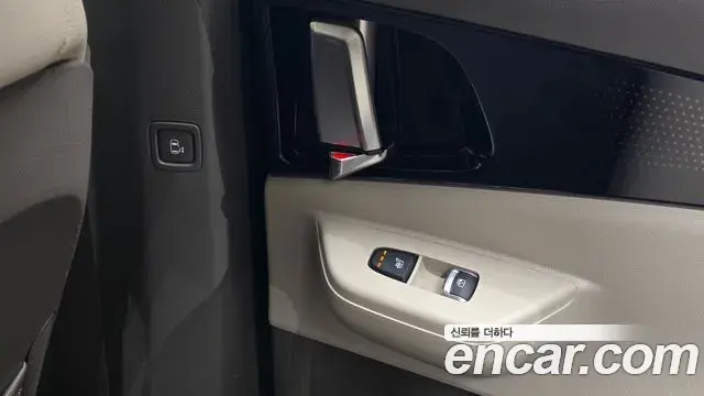 Kia Carnival 2023 — Şəkil 25/31