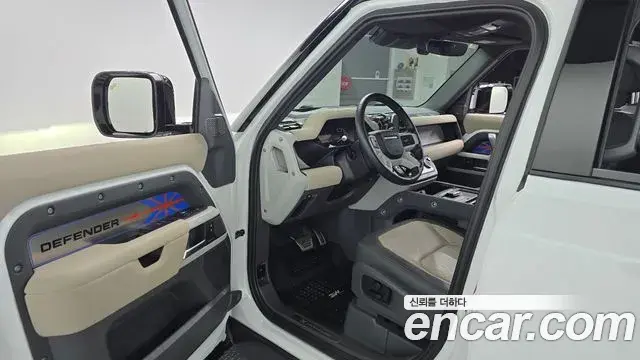 Land Rover Defender 2022 — Şəkil 18/31
