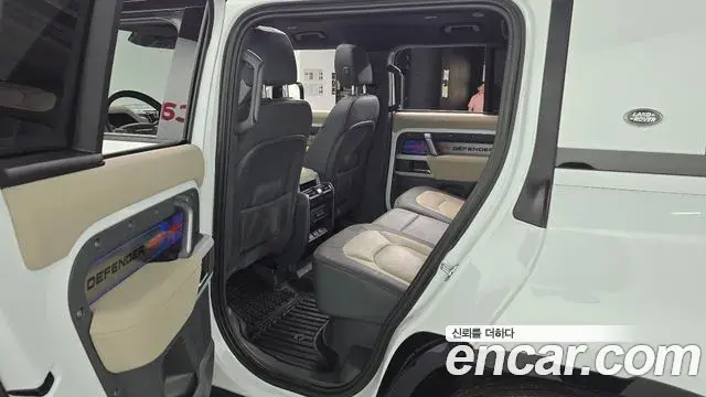Land Rover Defender 2022 — Şəkil 14/31