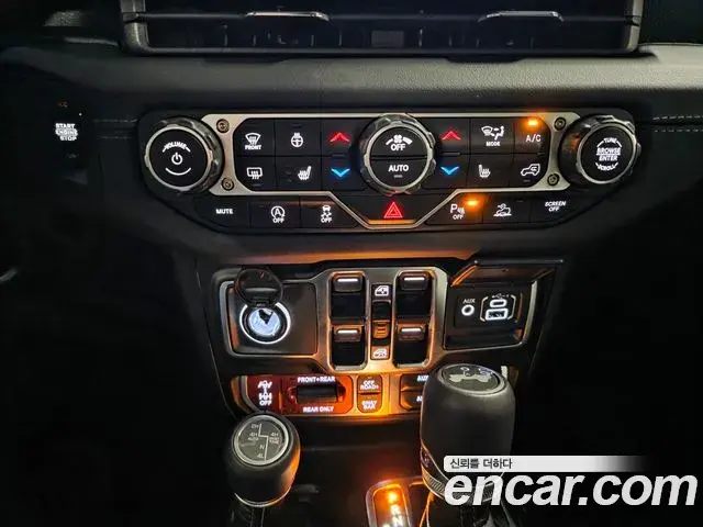 Jeep Wrangler 2025 — Şəkil 10/20
