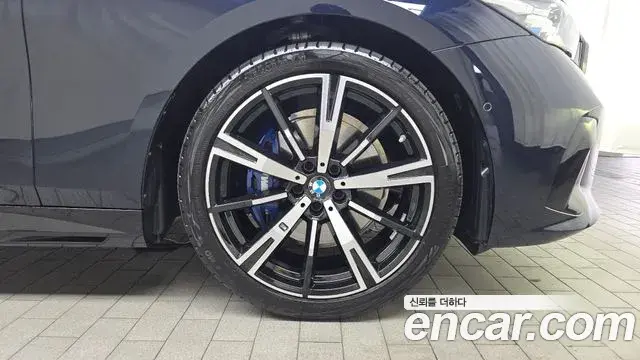 BMW 5 Series 2025 — Şəkil 16/33