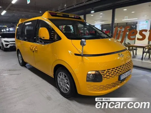 Hyundai Staria 2022 — Şəkil 16/19