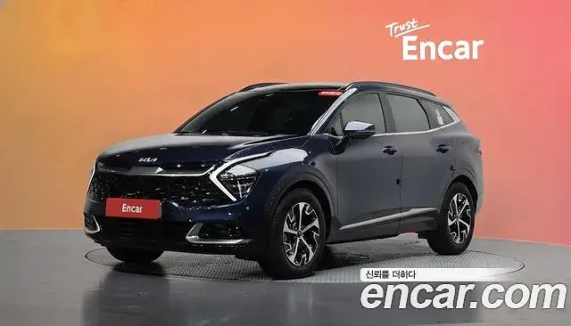 Kia Sportage 2023 — Фото 1/20