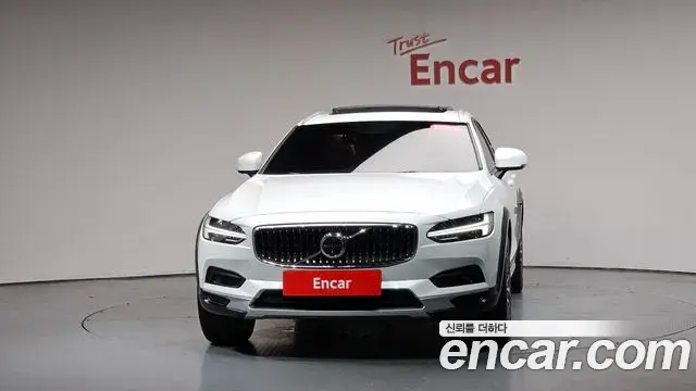 Volvo V90 Cross Country 2021 — ფოტო 29/38