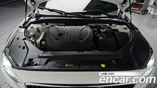 Volvo V90 Cross Country 2021 — ფოტო 32/38