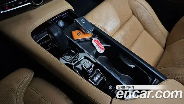 Volvo V90 Cross Country 2021 — ფოტო 7/38