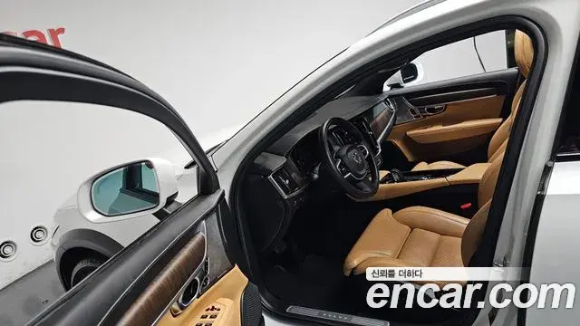 Volvo V90 Cross Country 2021 — ფოტო 9/38