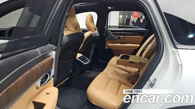Volvo V90 Cross Country 2021 — ფოტო 12/38