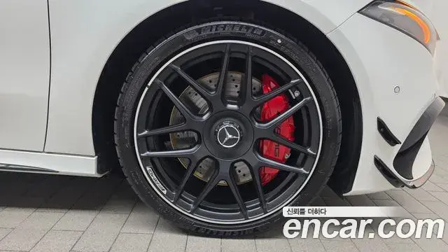 Mercedes-Benz A-Class 2025 — Photo 17/32