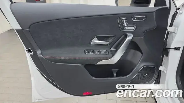 Mercedes-Benz A-Class 2025 — Photo 20/32