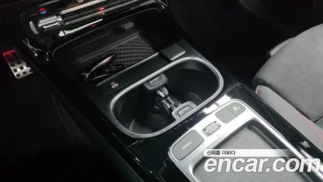 Mercedes-Benz A-Class 2025 — Photo 25/32