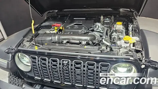 Jeep Wrangler 2025 — Photo 25/30
