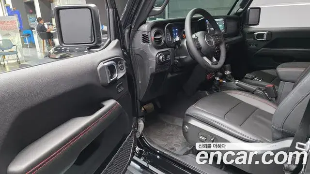 Jeep Wrangler 2025 — Photo 28/30