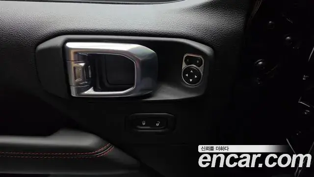Jeep Wrangler 2025 — Photo 3/30