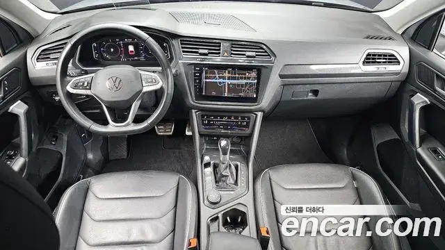 Volkswagen Tiguan 2022 — ფოტო 21/32