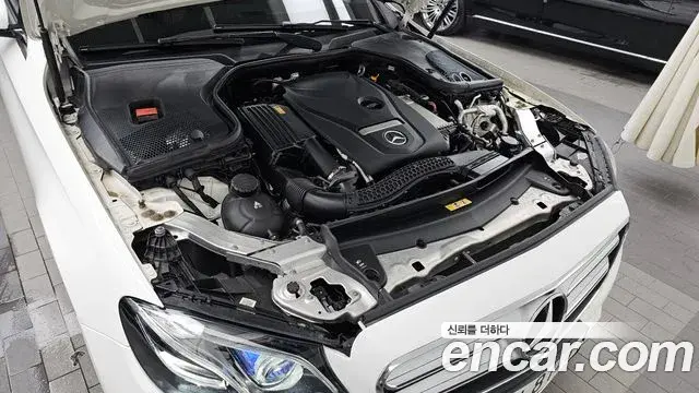 Mercedes-Benz E-Class 2019 — Фото 6/20