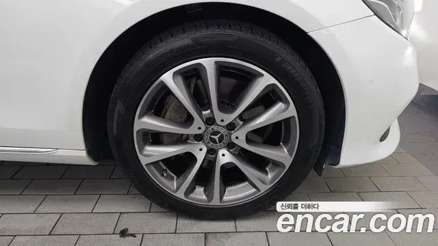 Mercedes-Benz E-Class 2019 — ფოტო 6/34