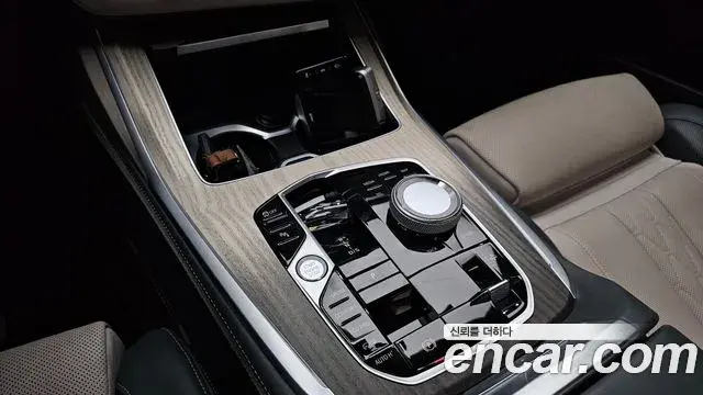BMW X7 2023 — ფოტო 26/35