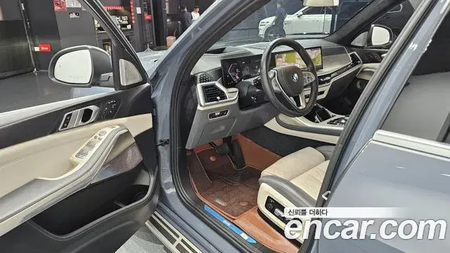 BMW X7 2023 — ფოტო 6/35