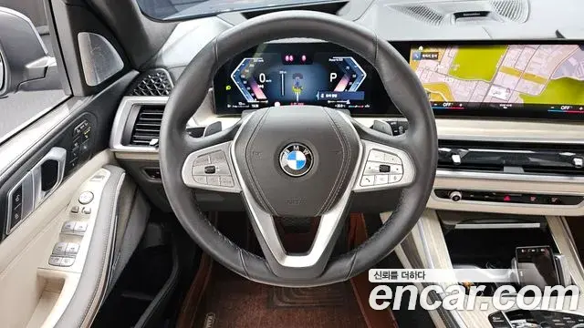 BMW X7 2023 — ფოტო 27/35