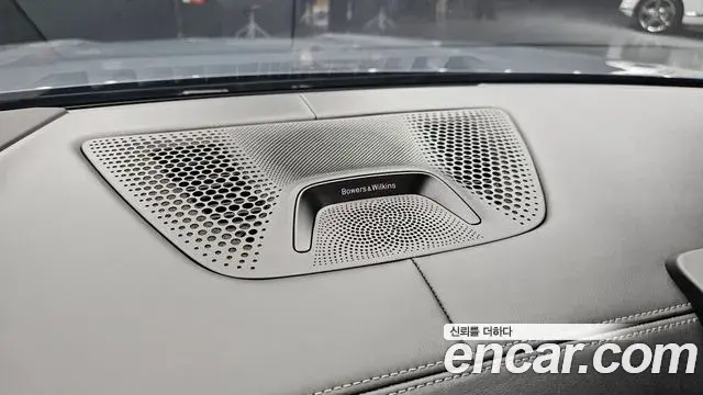 BMW X7 2023 — ფოტო 23/35