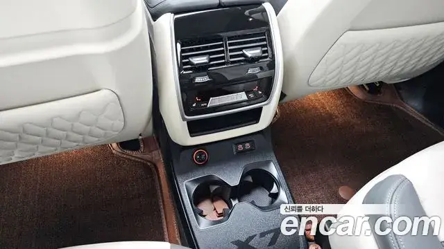 BMW X7 2023 — ფოტო 11/35