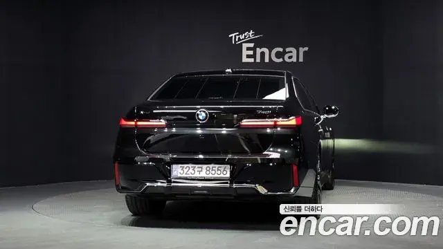 BMW 7 Series 2025 — ფოტო 33/37