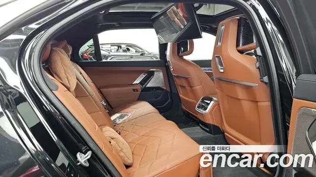 BMW 7 Series 2025 — ფოტო 10/37