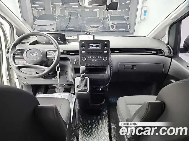 Hyundai Staria 2022 — Фото 9/18