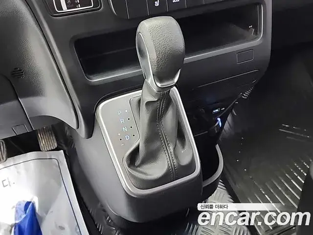 Hyundai Staria 2022 — Фото 6/18